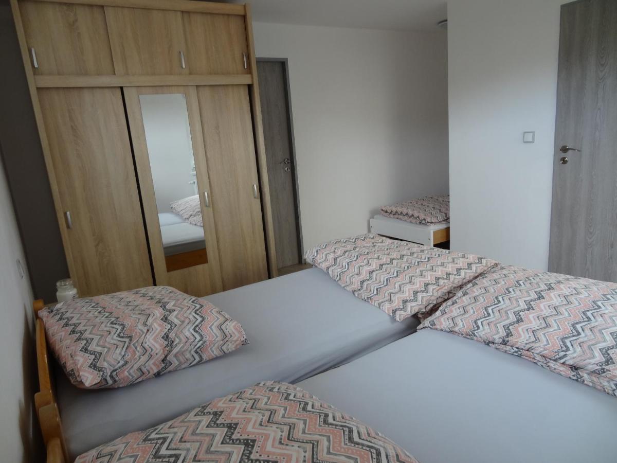 Apartman Karovi Дештне-в-Орлицьких-Горах Екстер'єр фото