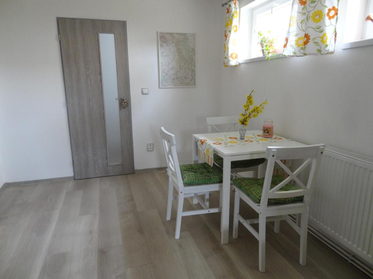 Apartman Karovi Дештне-в-Орлицьких-Горах Екстер'єр фото
